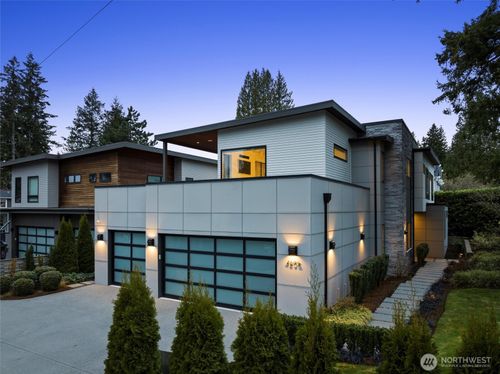 4605 108th Ave Ne, Kirkland, WA, 98033-7738 | Card Image