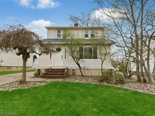 5162 Oakmont Dr, Lyndhurst, OH, 44124-2721 | Card Image