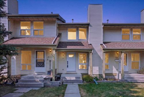 21 Woodhill Crt Sw, Calgary, AB, T2W3P1 | Card Image