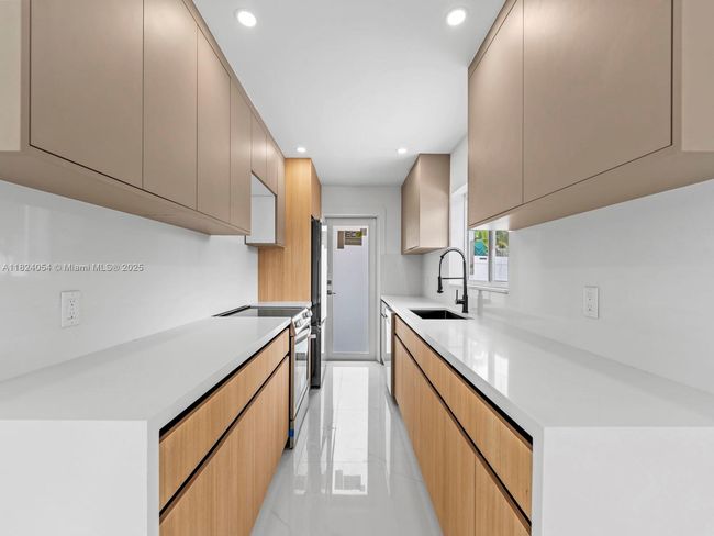 1007 Citrus Isle, House other with 4 bedrooms, 3 bathrooms and null parking in Fort Lauderdale FL | Image 20