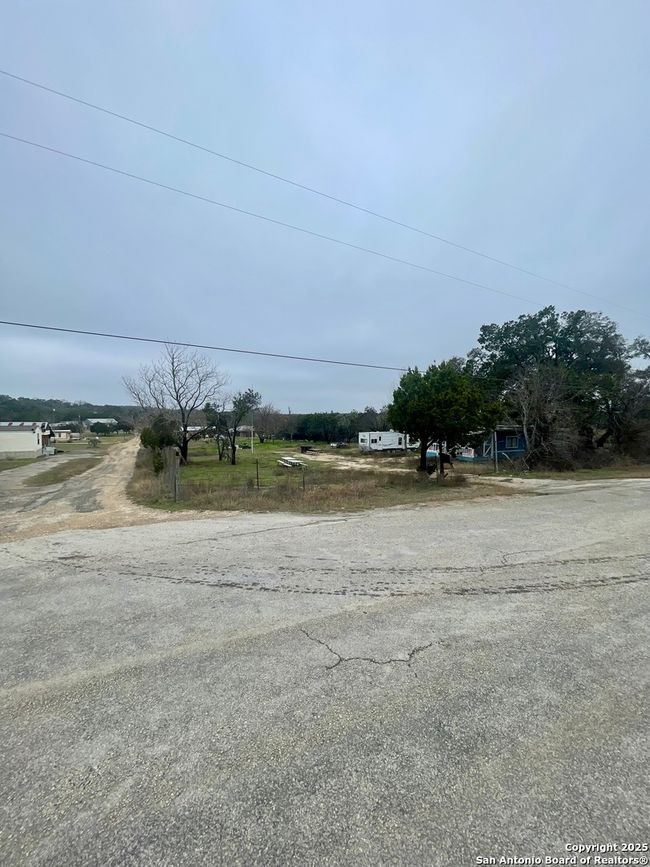 300 Oakland Dr, House other with 2 bedrooms, 2 bathrooms and null parking in Blanco TX | Image 18