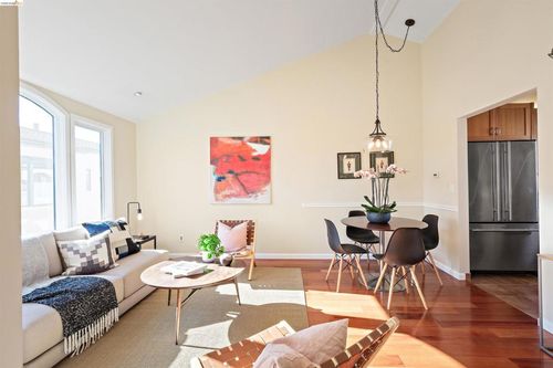 6555 Shattuck Ave, Oakland, CA, 94609-1017 | Card Image