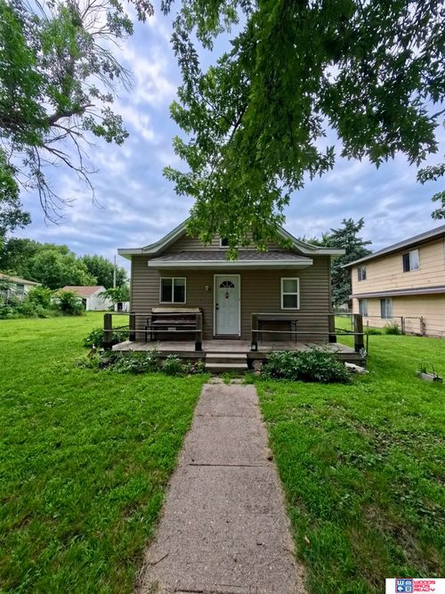 1209 15th St, Aurora, NE, 68818-1615 | Card Image