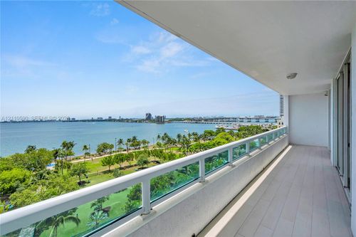 809-1800 N Bayshore Dr, Miami, FL, 33132-3223 | Card Image