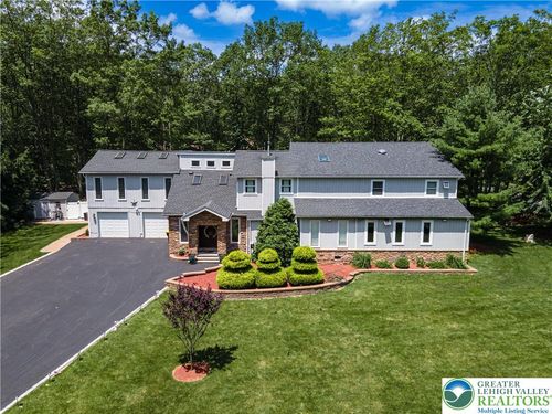 1555 Longleaf Dr, Effort, PA, 18330-8058 | Card Image