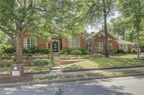 213 Hanover Drive, Edmond, OK, 73034 | Card Image