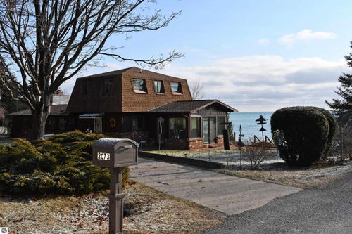 2073 S Huron Shores Dr, Greenbush, MI, 48738-9700 | Card Image