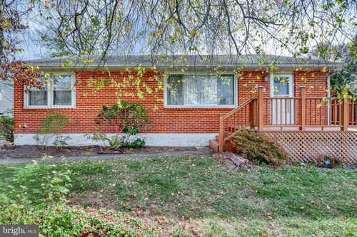 231 Denison Dr, DAUPHIN, PA, 17018-9358 | Card Image