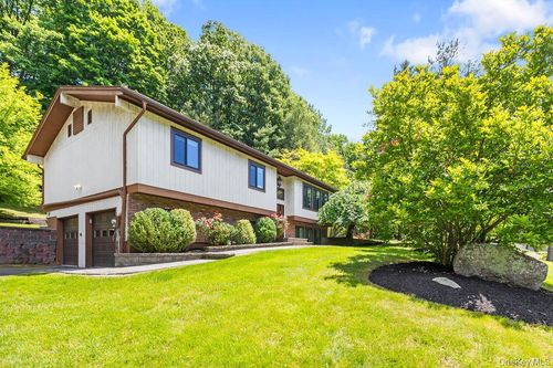 16 Brookside Dr, Pomona, NY, 10970-2200 | Card Image