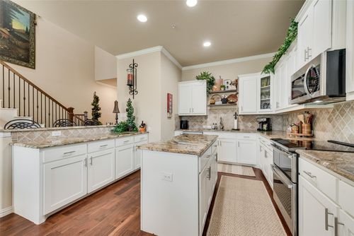 1217 Summerset Ln, Burleson, TX, 76028-2951 | Card Image