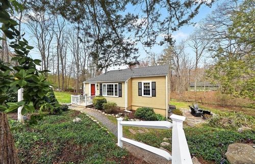 15 Leigh Rd, Norwell, MA, 02061-2011 | Card Image