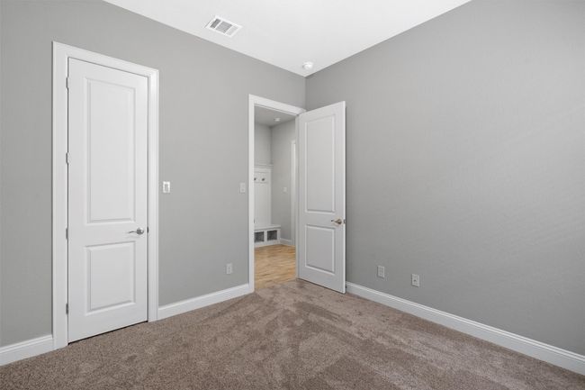 (pic from 2024 prior to current tenant moving in). | Image 26