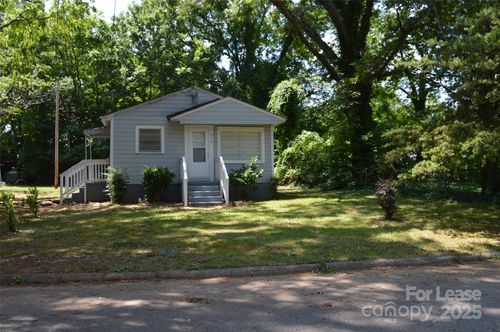 516 Elam Ave, Statesville, NC, 28677-4919 | Card Image