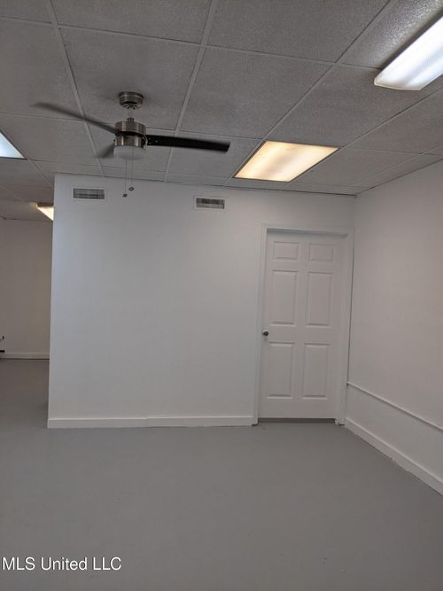 2512 Raymond Rd, Jackson, MS, 39212-2325 | Card Image