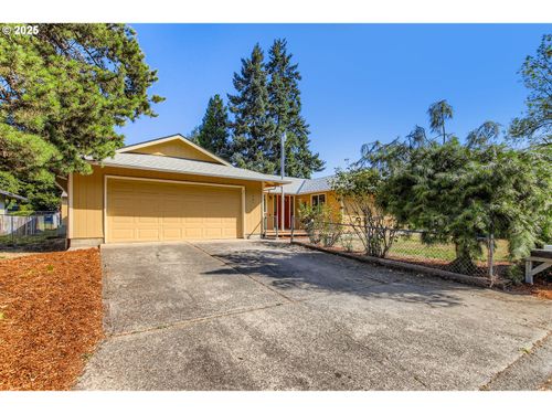 16305 Se Sterling Cir, Milwaukie, OR, 97267-4554 | Card Image