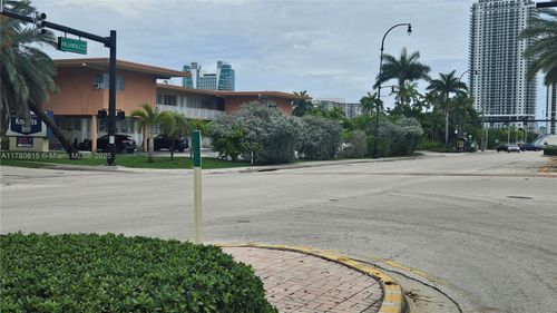 2259-26 Diplomat Pkwy, Hallandale Beach, FL, 33009-3721 | Card Image