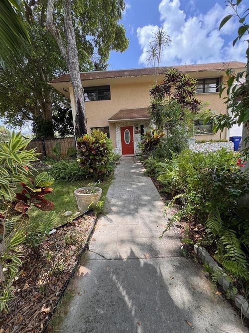 1-2192 Ne 171st St, North Miami Beach, FL, 33162 | Card Image