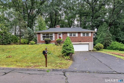 109 Woolsley Ave, Trumbull, CT, 06611-4458 | Card Image