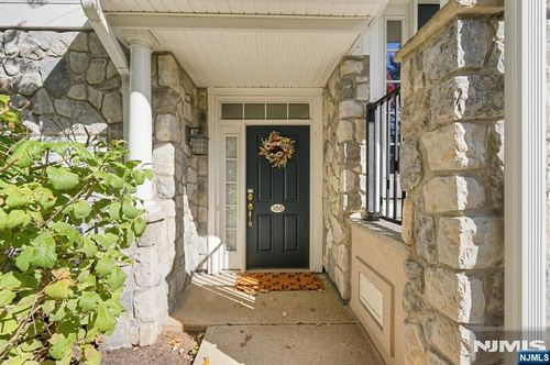 166 Brittany Ct, Clifton, NJ, 07013-2672 | Card Image
