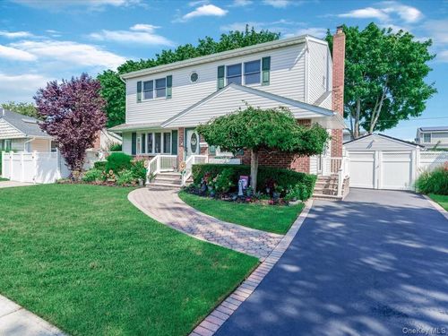 7 Cornell Ave, Hicksville, NY, 11801-5606 | Card Image
