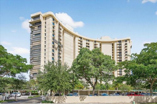 apt-902-2480 Presidential Way, West Palm Beach, FL, 33401-1356 | Card Image