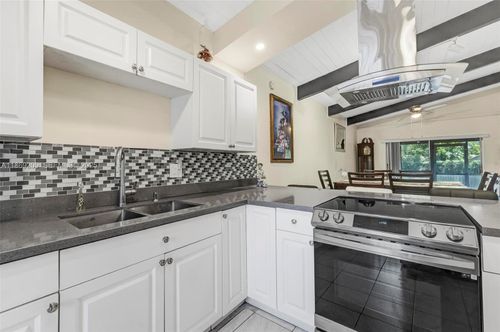 3-28-137 Essex Rd, Hollywood, FL, 33024-1334 | Card Image