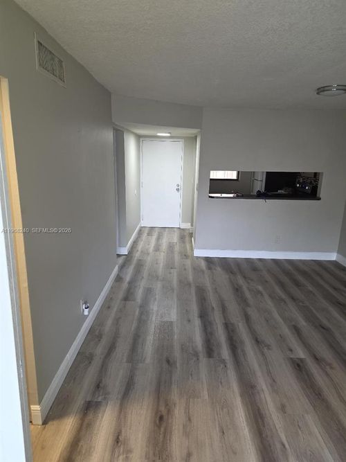 203-3399 Foxcroft Rd, Miramar, FL, 33025-4151 | Card Image