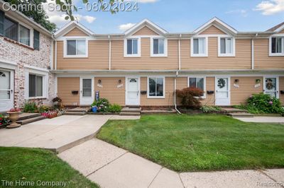 11526 Messmore Road, Condo with 2 bedrooms, 1 bathrooms and null parking in Utica MI | Image 3