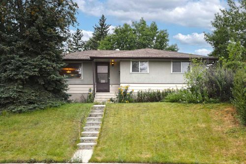 93 Winslow Cres Sw, Calgary, AB, T3C2R3 | Card Image