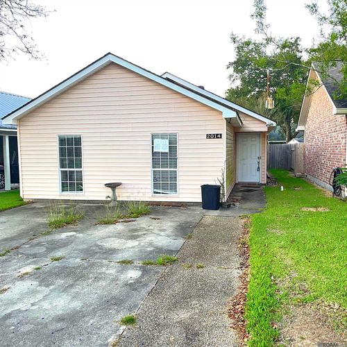 2014 Parlange St, Gonzales, LA, 70737-4935 | Card Image