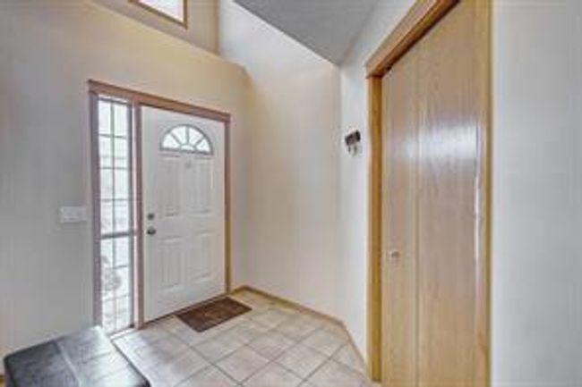 384 New Brighton Dr Se, House detached with 4 bedrooms, 3 bathrooms and 4 parking in Calgary AB | Image 25