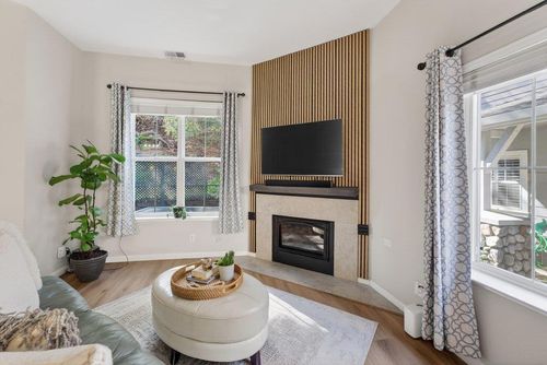 22 Flora Ln, Scotts Valley, CA, 95066-4925 | Card Image