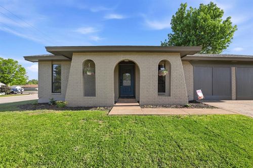 4024 Dentwood Ter, Del City, OK, 73115-2822 | Card Image