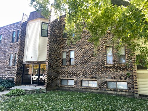 22-2218 Country Club Dr, Woodridge, IL, 60517-3004 | Card Image