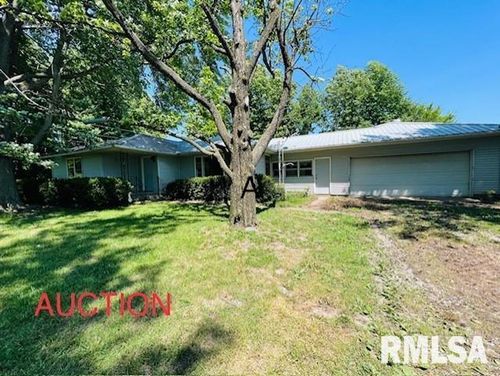 1108 N Main St, Dix, IL, 62830-1520 | Card Image