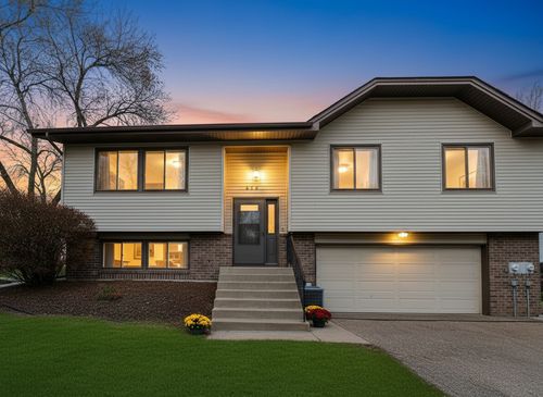 870 Sherwood Rd, Shoreview, MN, 55126-9111 | Card Image