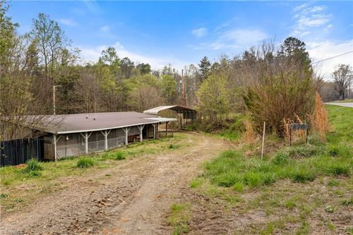 876 Country Ln, Mocksville, NC, 27028-4719 | Card Image