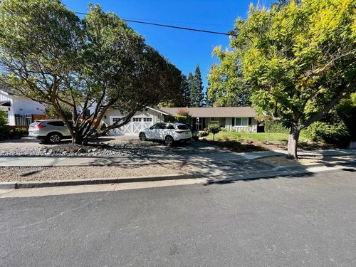 100 Magneson Ter, Los Gatos, CA, 95032-4628 | Card Image