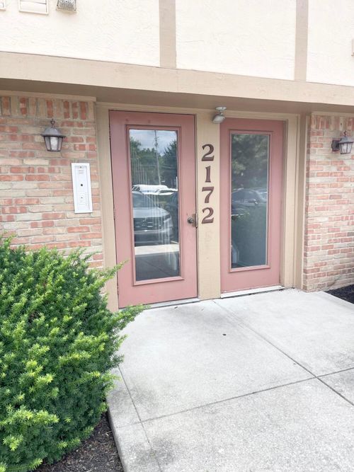2172c-2172 Hedgerow Rd, Columbus, OH, 43220-6387 | Card Image