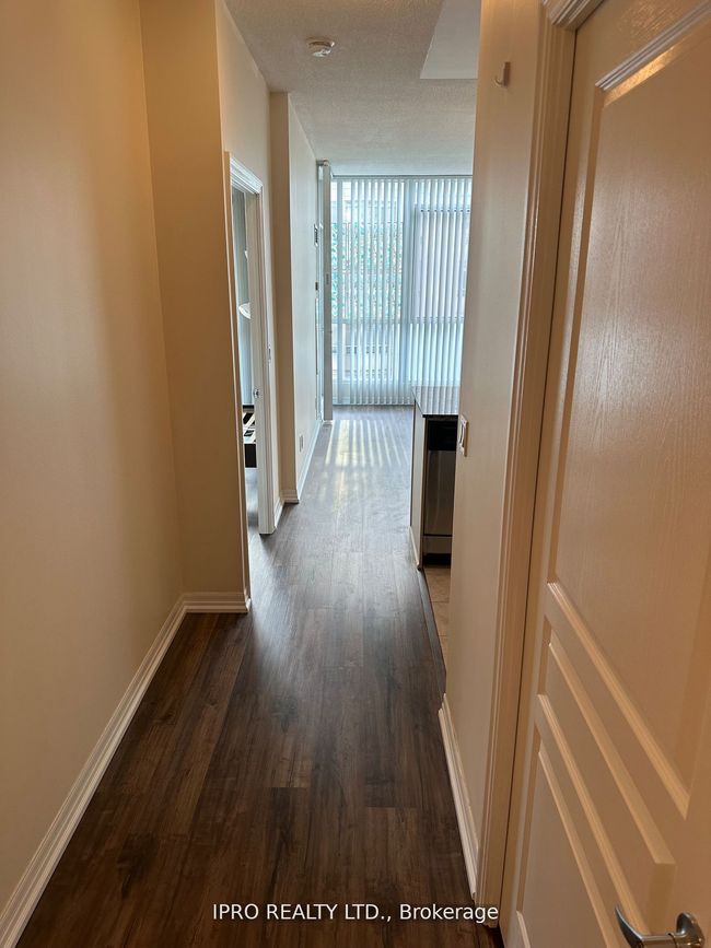 2710 - 225 Webb Dr, Condo with 1 bedrooms, 2 bathrooms and null parking in Mississauga ON | Image 6