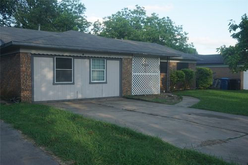 112 S Lynn Ave, Denison, TX, 75020-3545 | Card Image