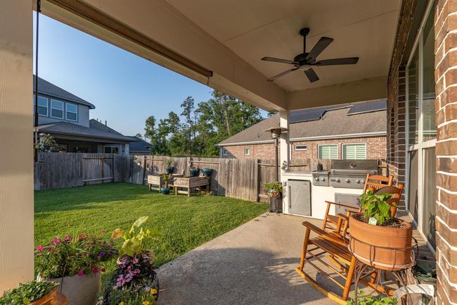 Patio w/ outdoor kitchen upgrade | Image 47