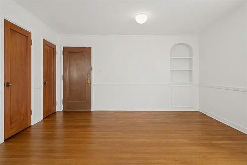 1d-286 Corbin Pl, Brooklyn, NY, 11235-4940 | Card Image