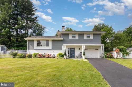 1304 Bradley Ave, HUMMELSTOWN, PA, 17036-9106 | Card Image