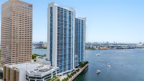 2219-325 S Biscayne Blvd, Miami, FL, 33131-2306 | Card Image