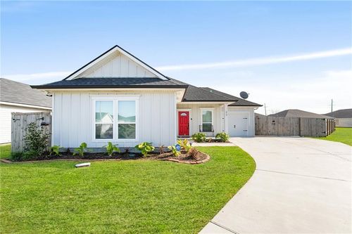 33 Megehee Ct, Westwego, LA, 70094-2281 | Card Image