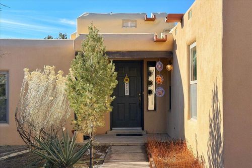 64 Cibola Cir, Santa Fe, NM, 87505-9005 | Card Image