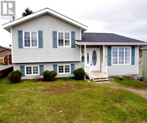 16 Bayview Hts, Corner Brook, NL, A2H5W5 | Card Image