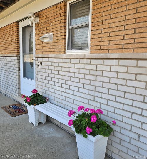 apt-29-26955 Milford Rd, South Lyon, MI, 48178-9789 | Card Image