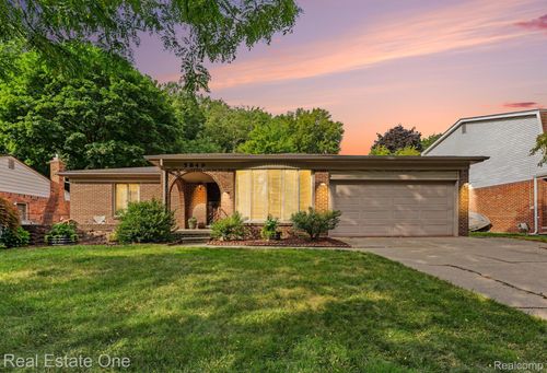 5849 Bingham Dr, Troy, MI, 48085-3866 | Card Image